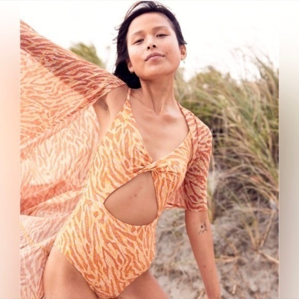 Aerie Twist Cutout One-Piece Swimsuit‎  Size S/P